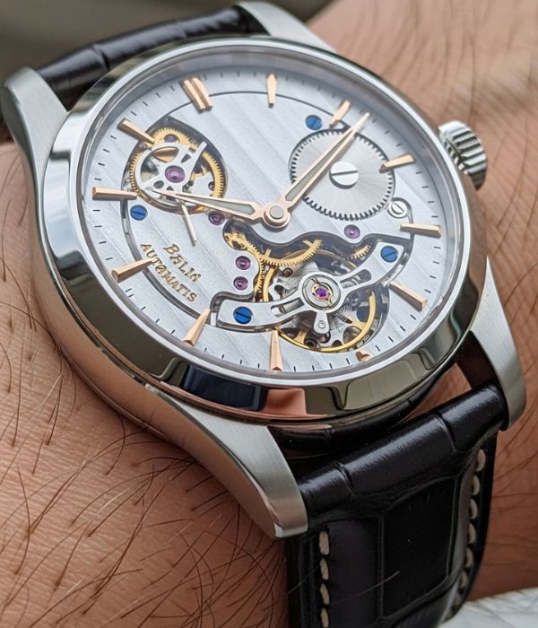 Luxury gifts for boyfriend: A Premium Automatic Watch