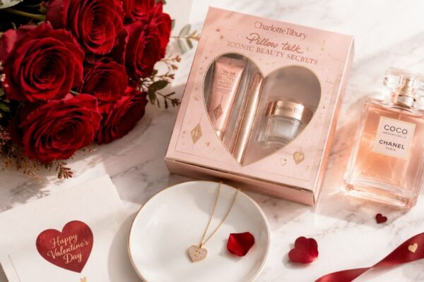 21 Valentine’s Day Gifts for Girlfriend She’ll Obsess Over